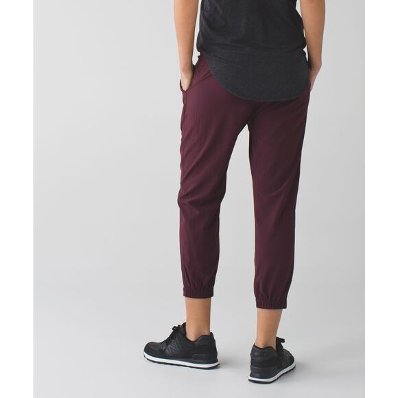 Lululemon Namaskar Crop jogger Size 4 Swift EUC - Picture 8 of 9